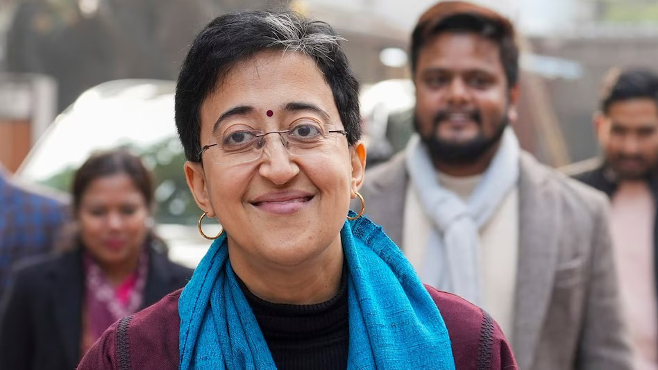 Atishi Nomination: CM आतिशी ने कालकाजी सीट से भरा नामांकन, बोलीं- उम्मीद है कि लोगों से इस बार भी प्यार मिलेगा…