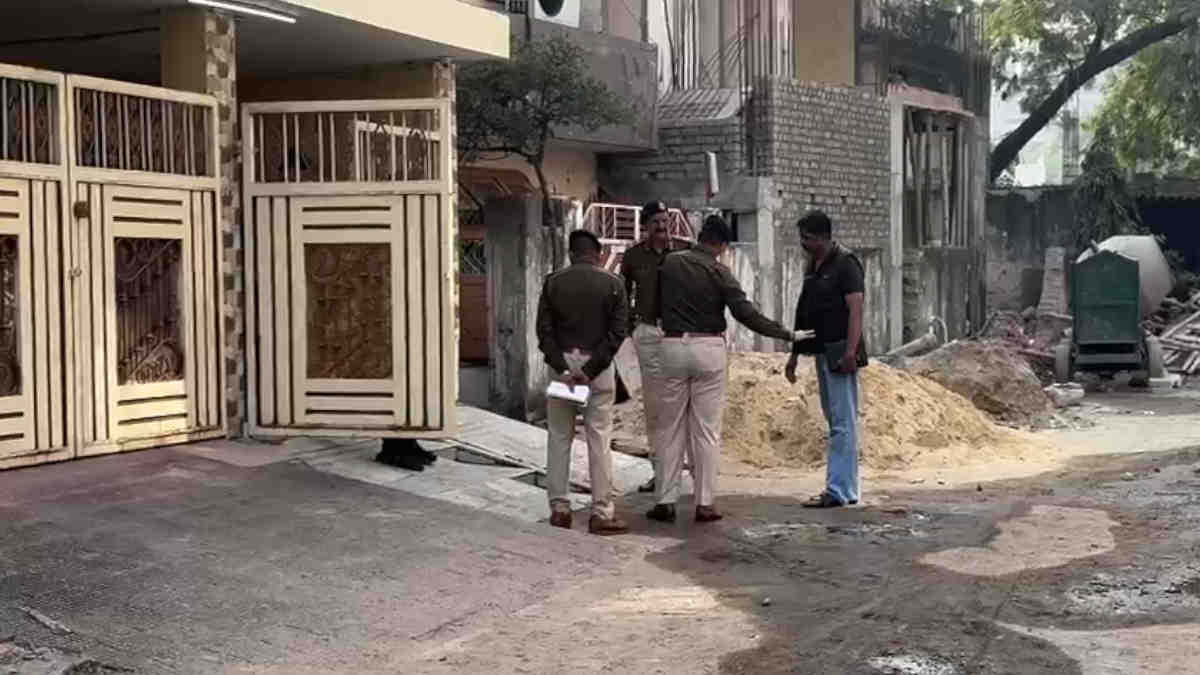 सराफा व्यापारी की घर में घुसकर हत्या, जेवरात व गाड़ी लूटकर ले गए नकाबपोश…