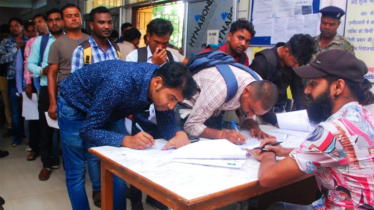 Jharkhand: लुभा रही है झारखंड सरकार की इंसेंटिव पॉलिसी, कोल्हान में 8 हजार करोड़ इन्वेस्ट करेंगी कंपनियां, 5 हजार लोगों को मिलेगा रोजगार