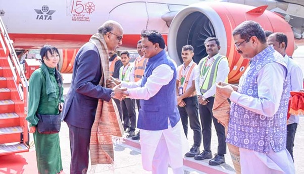 ओडिशा पहुंचे सिंगापुर के राष्ट्रपति Thurman Sanmugaratnam, CM माझी और केंद्रीय मंत्री ने किया स्वागत