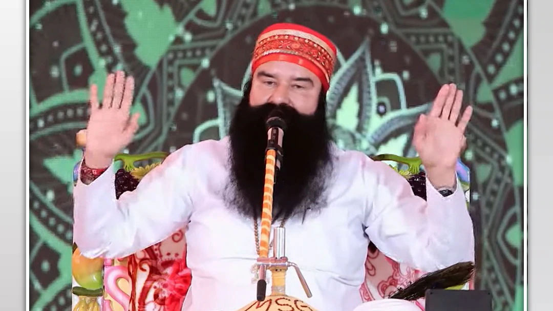 पैरोल पर फिर जेल से बाहर आया गुरमीत राम रहीम, डेरा पहुंचकर भक्तों से की ये खास अपील