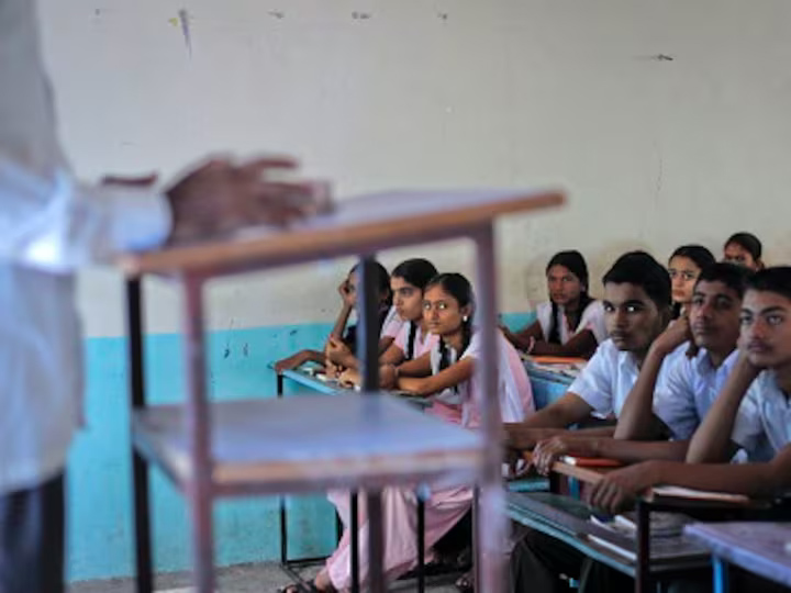 स्टूडेंट ने छात्रा के रेप और मर्डर के लिए दी 100 रुपये की सुपारी, FIR में प्रिंसिपल और दो शिक्षकों के खिलाफ आरोप, जानें पूरा मामला