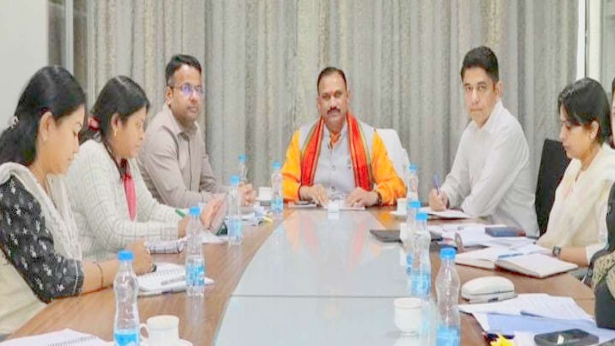 HMPV Virus को लेकर छत्तीसगढ़ में अलर्ट : स्वास्थ्य मंत्री जायसवाल ने प्रदेशभर में वेंटिलेटर, ICU और नॉर्मल बेड सुनिश्चित करने के दिए निर्देश
