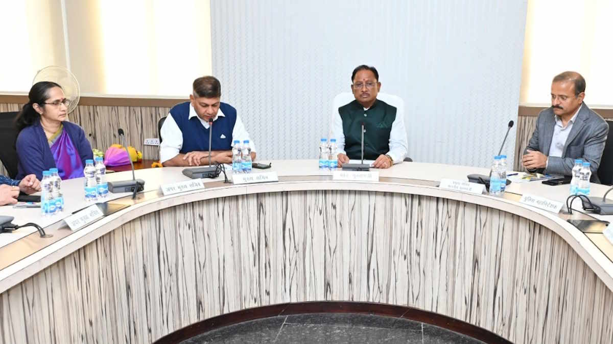 एक्शन में सीएम साय: ब्यूरोक्रेसी को नसीहत, कामकाज में लापरवाही बर्दाश्त नहीं, ग्राउंड लेवल पर योजनाओं की मॉनिटरिंग पर जोर…