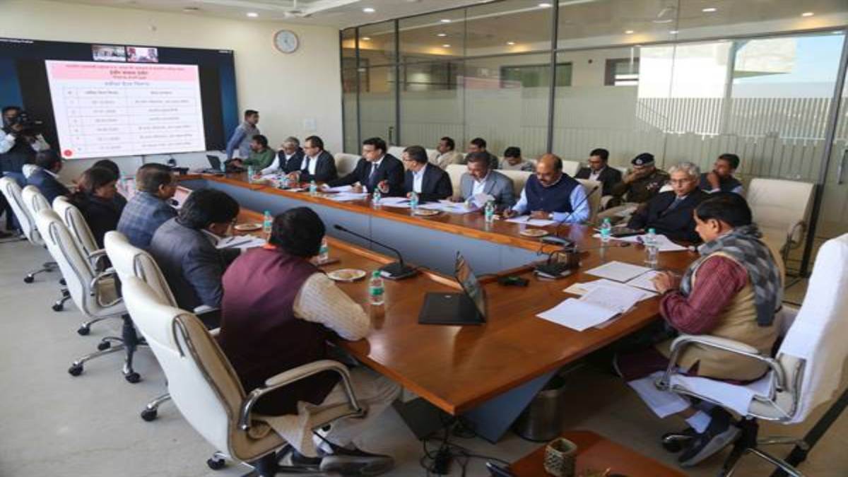 विधानसभावार विजन आधारित रोडमैप करें तैयार: जन समस्याओं के निराकरण के लिए जन-संवाद, रैन बसेरों का निरीक्षण, CM डॉ मोहन ने समीक्षा बैठक में दिए ये निर्देश