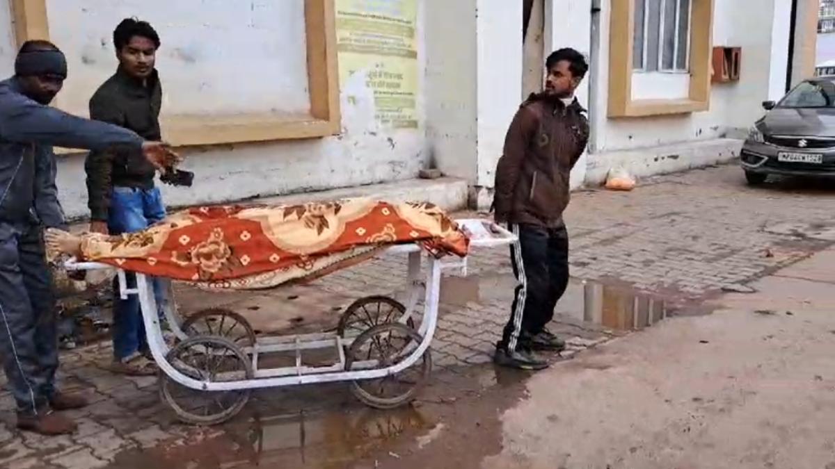 MP में BSc छात्रा ने तीसरी मंजिल से लगाई छलांग, मौत: किराये के मकान में रहकर कर रही थी पढ़ाई, UP से मिलने आई थी मां तभी उठाया आत्मघाती कदम