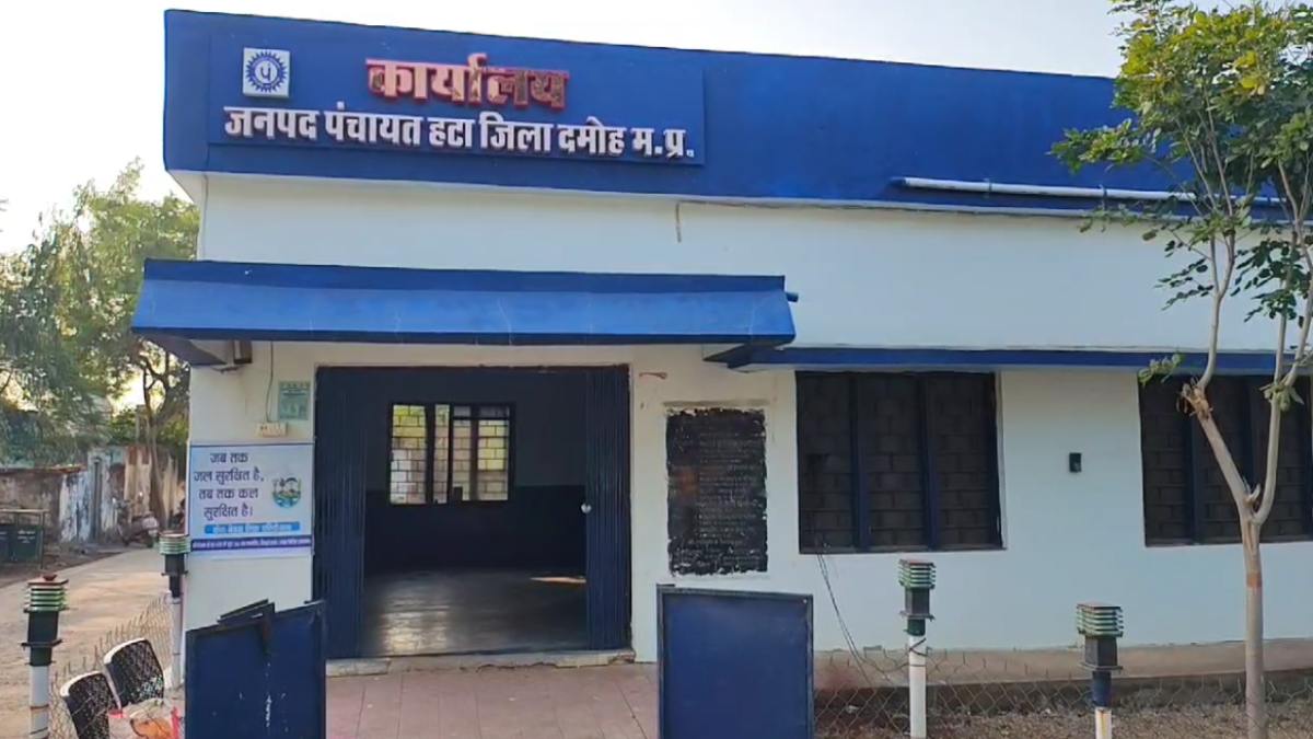 MP : हटा में जनपद पंचायत अध्यक्ष चुनाव की प्रक्रिया शुरू, 5 नामांकन दाखिल, BJP विधायक और पूर्व जिला पंचायत अध्यक्ष में हुई नोकझोंक