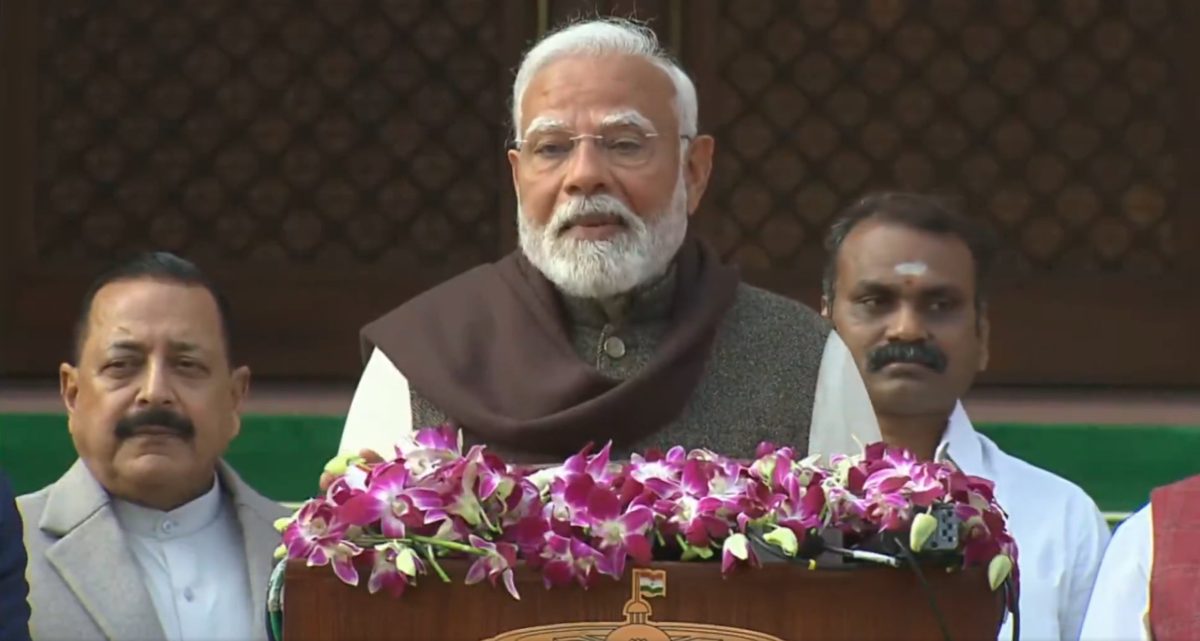 Economic Survey 2025 LIVE: बजट सत्र से पहले पीएम मोदी ने की मां लक्ष्मी की स्तुति, कहा- नारी सम्मान से जुड़े फैसले लेंगे, 10 सालों में पहली बार सत्र से पहले विदेशी चिंगारी नहीं सुलगी
