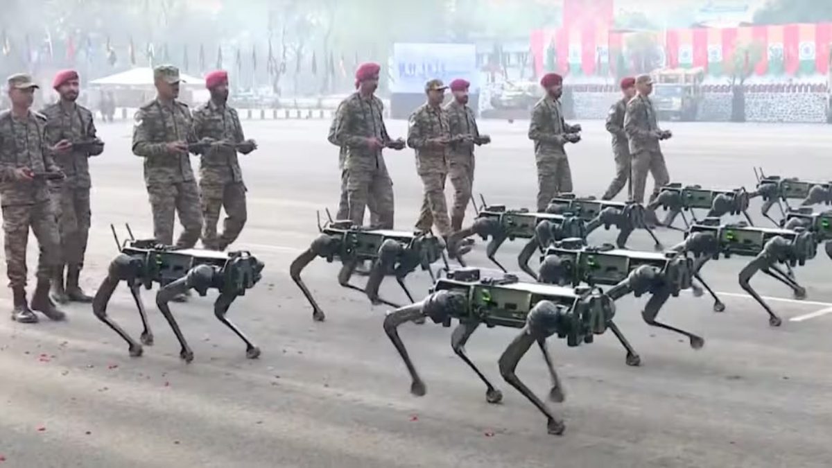 Indian Army Robotic Dogs: देश की रक्षा करेंगे ‘रोबो डॉग्स’, इंडियन आर्मी डे परेड में दिखेगा इनका जलवा, जवानों के साथ कदम से कदम मिलकार करेंगे परेड, Watch Video
