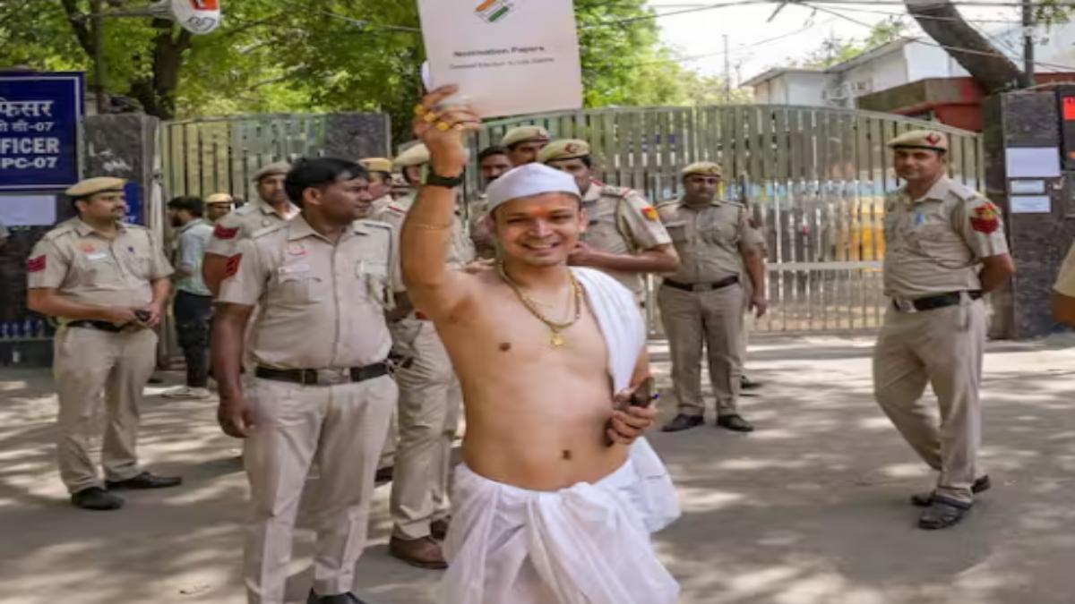 Delhi Chunav 2025: ट्रांसजेंडर प्रत्याशी की जान को खतरा ? HC ने दिल्ली पुलिस को जारी किया नोटिस, CM आतिशी के खिलाफ लड़ रहे चुनाव
