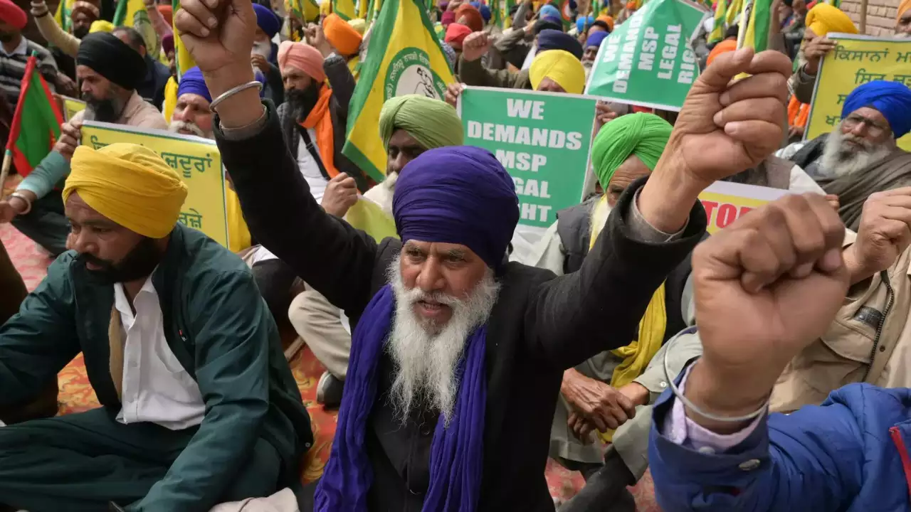खनौरी बाॅर्डर पर “किसान महापंचायत” कल, देश के कोने-कोने से पहुंच सकते हैं लाखों किसान