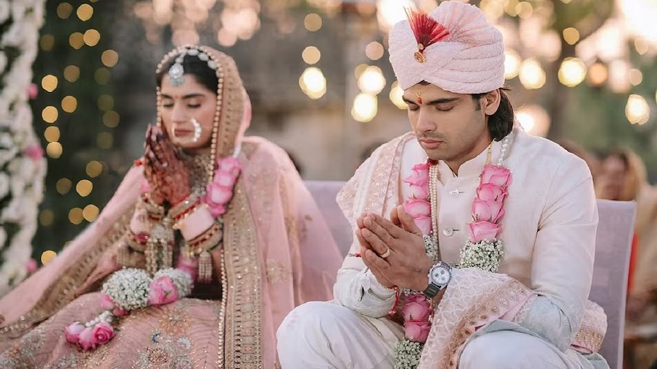 शादी के बंधन में बंधे ओलंपिक पदक विजेता नीरज चोपड़ा, तस्वीरें आई सामने, जानिए कौन हैं दुल्हनियां ?