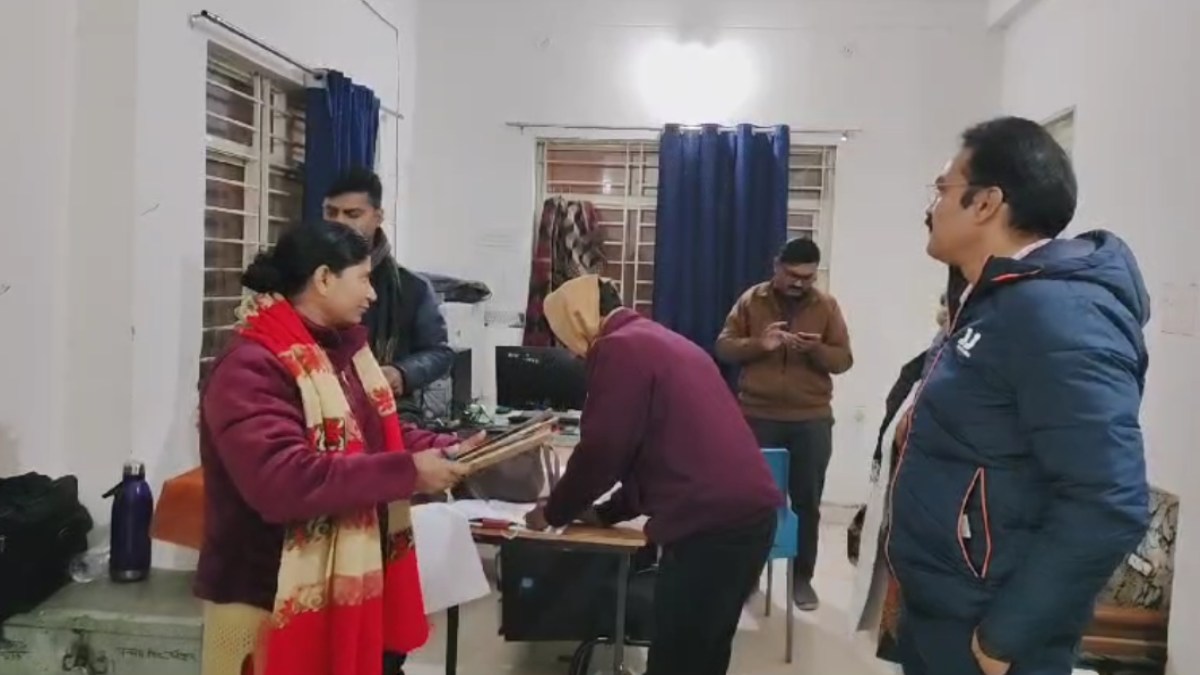 लोकायुक्त की बड़ी कार्रवाई: रिश्वत लेते पटवारी को किया गिरफ्तार, पैसे लेकर भागा सहयोगी मुंशी 