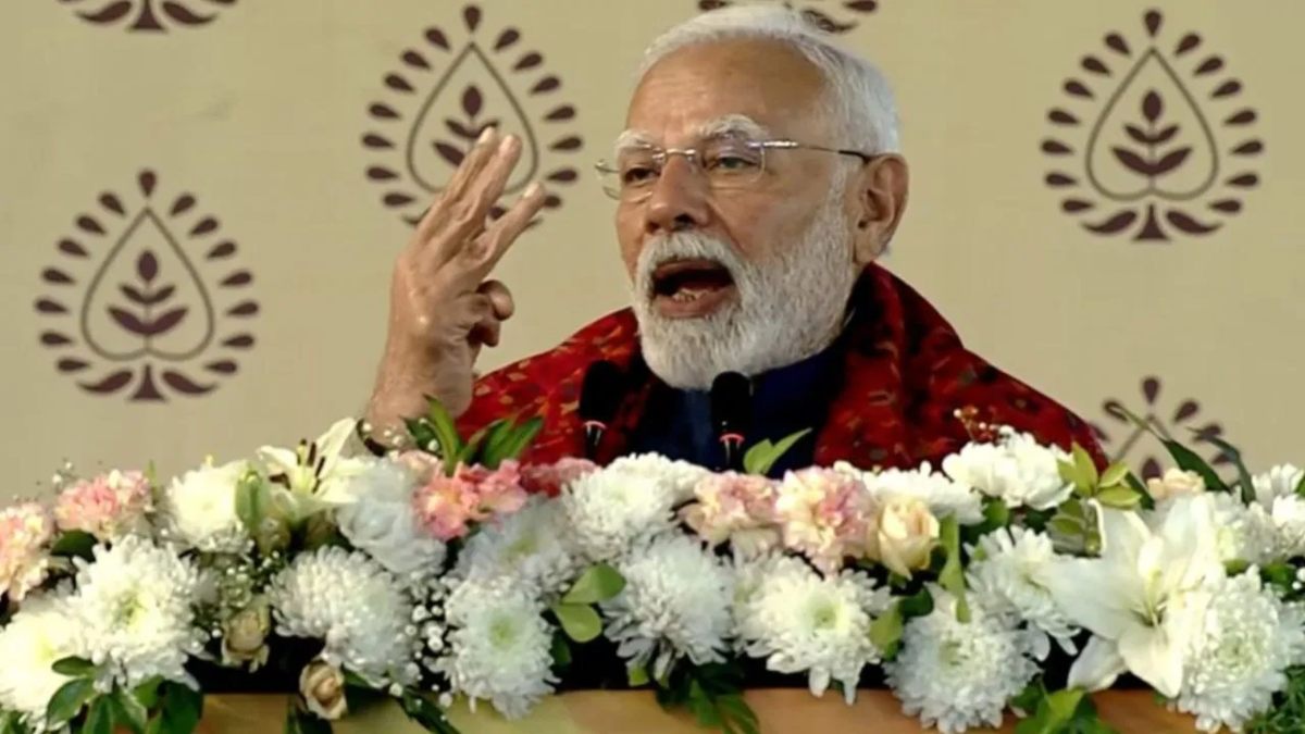 AAP सरकार को उखाड़कर फेंक डालो…. पीएम मोदी ने दिल्लीवासियों से की अपील, बोले- ये कट्टर बेईमान लोग हैं; आज हर बच्चा-बच्चा कह रहा आप-‘दा’ को नहीं सहेंगे