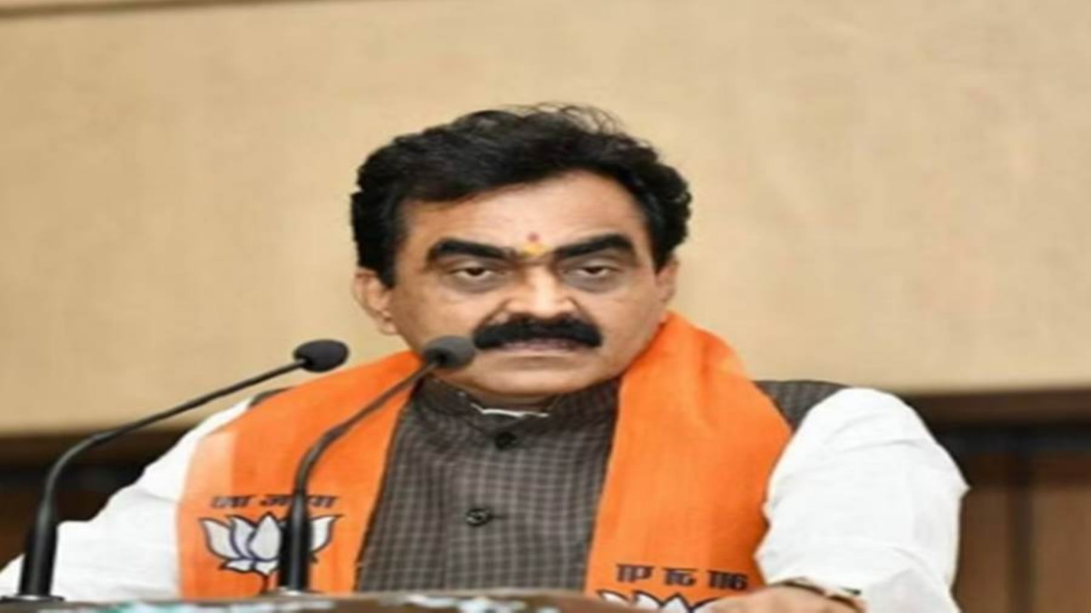 मंत्री राकेश सिंह की बिगड़ी तबीयत, ग्वालियर से लौटते समय सागर में रुका काफिला, जानिए कैसी है हालत  