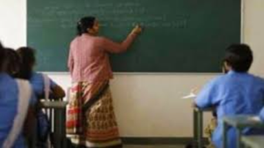 Bihar News: स्कूल में शिक्षिका से अभद्रता कर रहे थे टीचर, फिर…