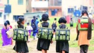 Bihar News: बक्सर में ठंड का कहर, फिर बढ़ी स्कूलों की छुट्टियां