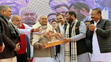 Bihar News: जेडीयू एमएलसी संजय सिंह के आवास पर पहुंचे मुख्यमंत्री नीतीश कुमार 