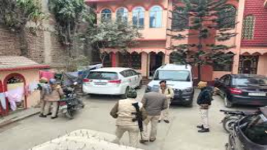Bihar News: पश्चिमी चंपारण के DEO के घर हुई ताबड़तोड़ छापेमारी, करोड़ों रुपये के कैश बरामद