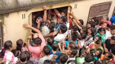 Bihar News: महाकुंभ वाले ट्रेन में और टिकट वाले प्लेटफॉर्म पर, बोगी में तिल रखने की जगह नहीं