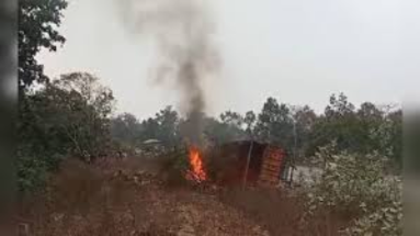 Bihar News: महाकुंभ जा रही डबल डेकर बस ने ट्रक में मारी टक्कर, 13 लोग हुए घायल