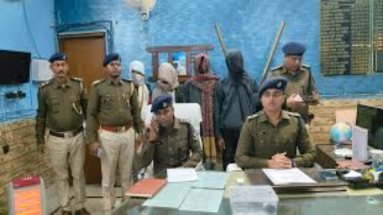Bihar News: चोरी की वारदात का खुलासा, 4 अभियुक्त गिरफ्तार, चुराए सामान व हथियार भी बरामद