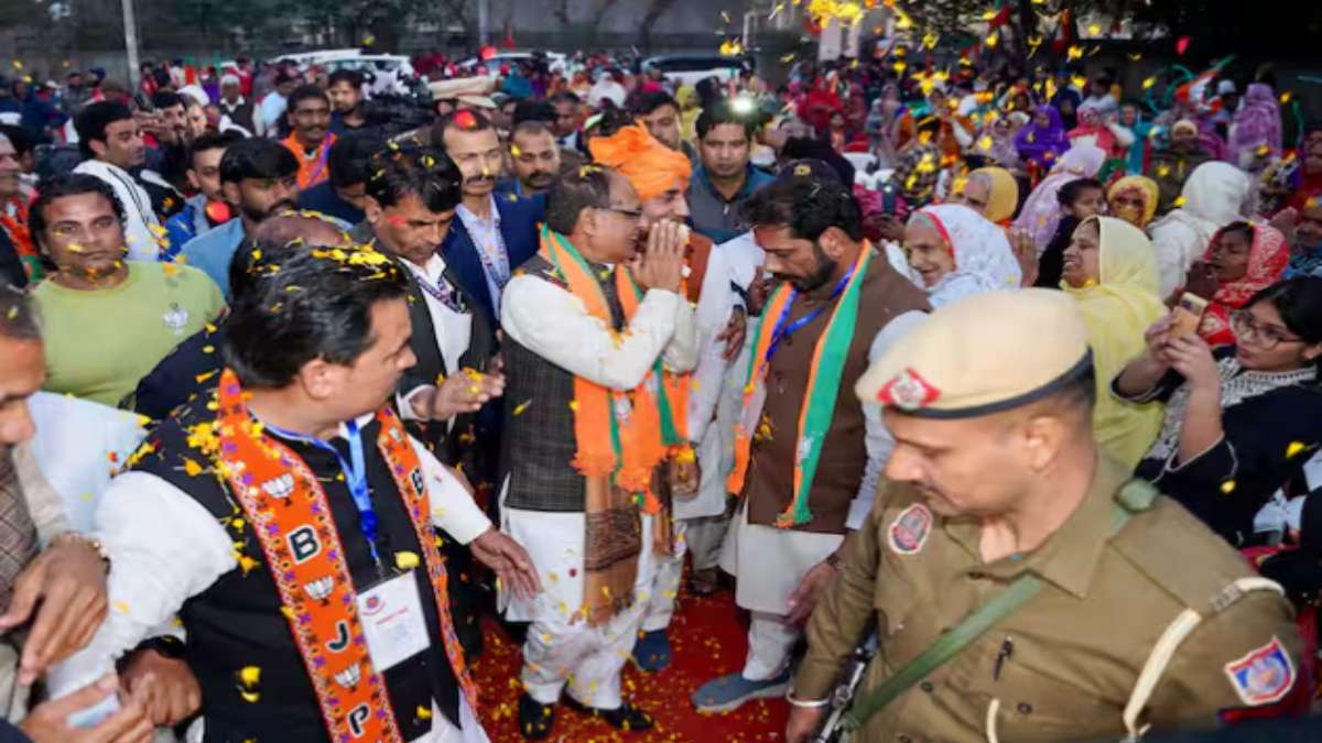 ये नटवरलाल है बड़ा कलाकार, शिकार के लिए बिछाता है जाल, फिर से धोखे में मत आना, दिल्ली में केजरीवाल पर बरसे केंद्रीय मंत्री शिवराज