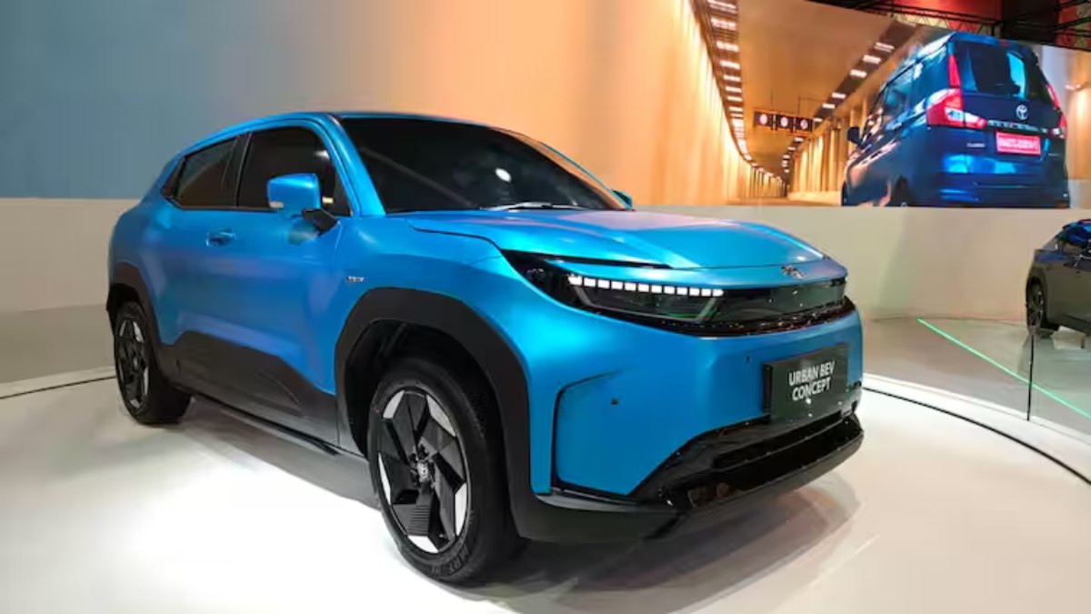 Toyota Urban Cruiser EV: ऑटो एक्सपो में दिखा ‘टोयोटा अर्बन क्रूजर ईवी’ का फर्स्ट लुक, एडवांस फीचर्स से लैस ये कार आपको दीवाना बना देगी, जानें कबतक इंडियन मार्केट में आएगी