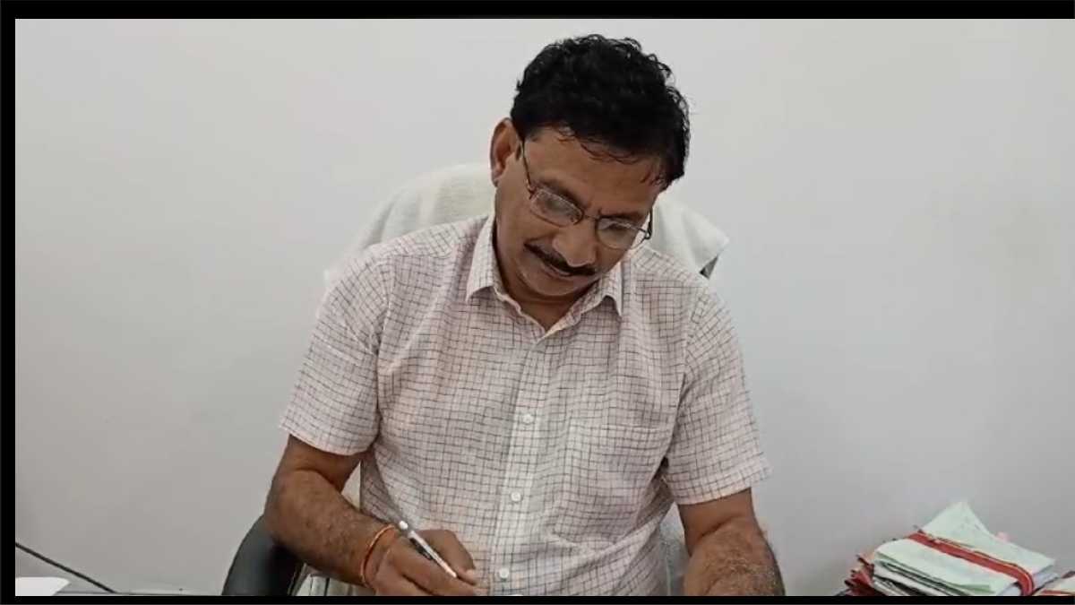 गलत और भ्रामक जानकारी देना 3 प्राचार्यों को पड़ा भारी, DEO ने जारी किया नोटिस, 3 दिन के अंदर देना होगा जवाब