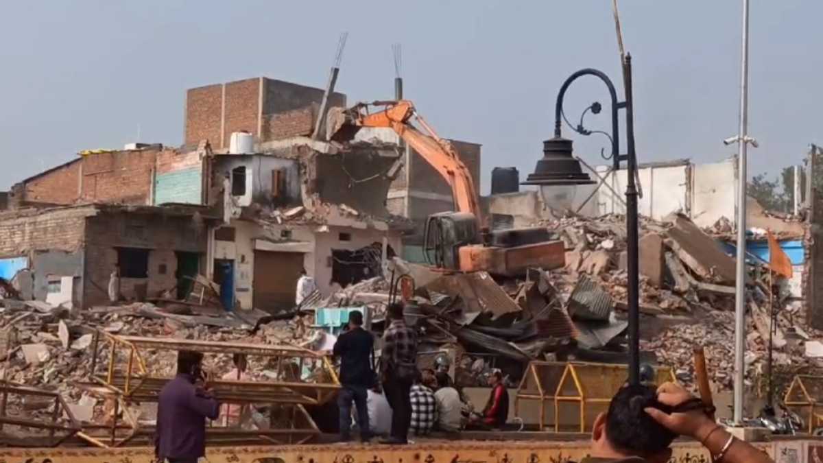 महाकाल लोक विस्तार के लिए 257 मकानों पर चला प्रशासन का बुलडोजरः प्रभावितों को 66 करोड़ मुआवजा देने की तैयारी