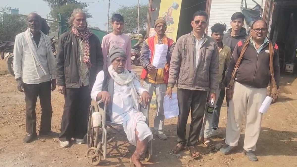 कृषि भूमि बताकर भवन तोड़ने के लिए लगाए निशान, रहवासियों ने विरोध कर SDM से लगाई मदद गुहार, कहा- रजिस्ट्री सहित तमाम कागजात उनके पास मौजूद