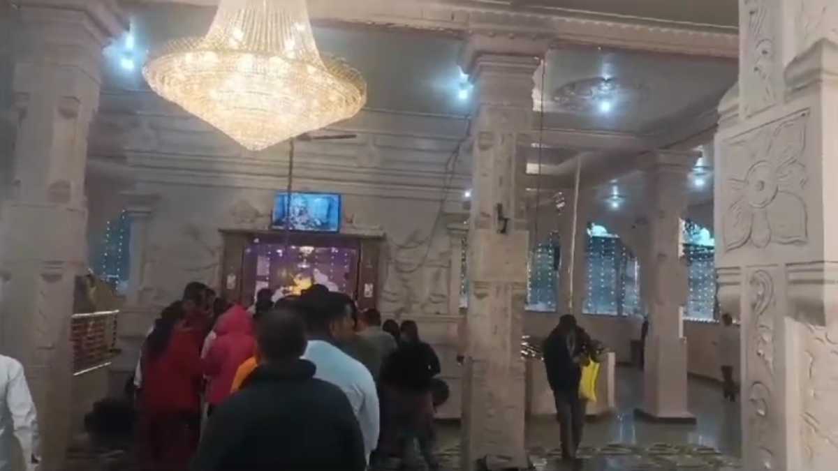 मकर संक्रांतिः 400 साल पुराने रोकड़िया हनुमान मंदिर में दर्शन करने भक्तों की लगी भीड़, हर साल बढ़ रही मूर्ति, जानें इतिहास और मान्यता