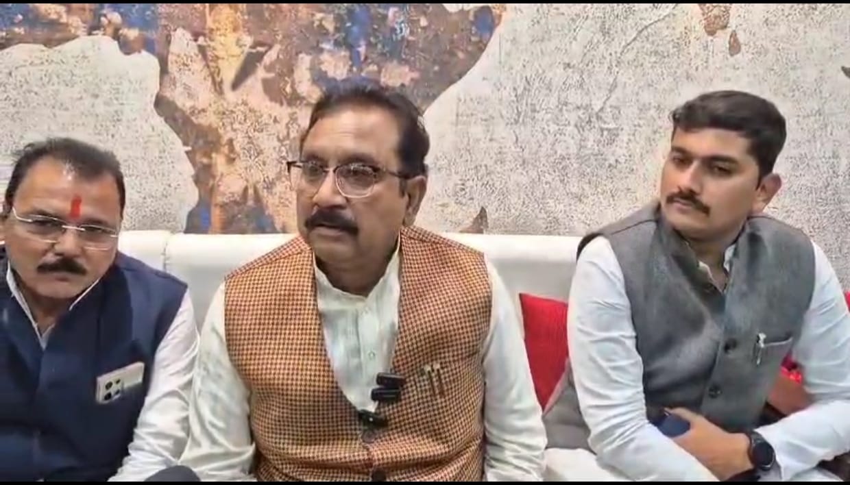 मंत्री ने तहसीलदार को बनाया बाबू: महिला से गलत व्यवहार पर फूटा विजय शाह का गुस्सा, कहा- समय पर काम नहीं करोगे तो अधिकारी से बाबू बना दिए जाओगे