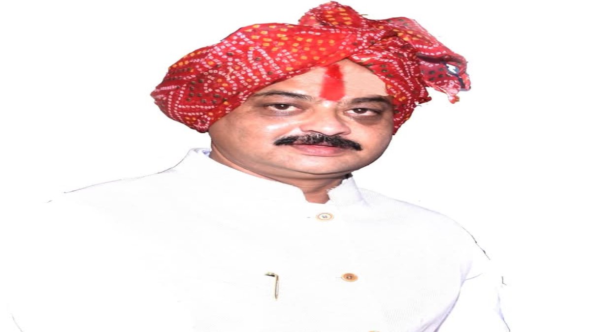 पूर्व विधायक के बंगले फिर पहुंचा वन अमला: वन्य प्राणियों के अवशेष और वन्य जीवों की ट्राफियां की जब्त