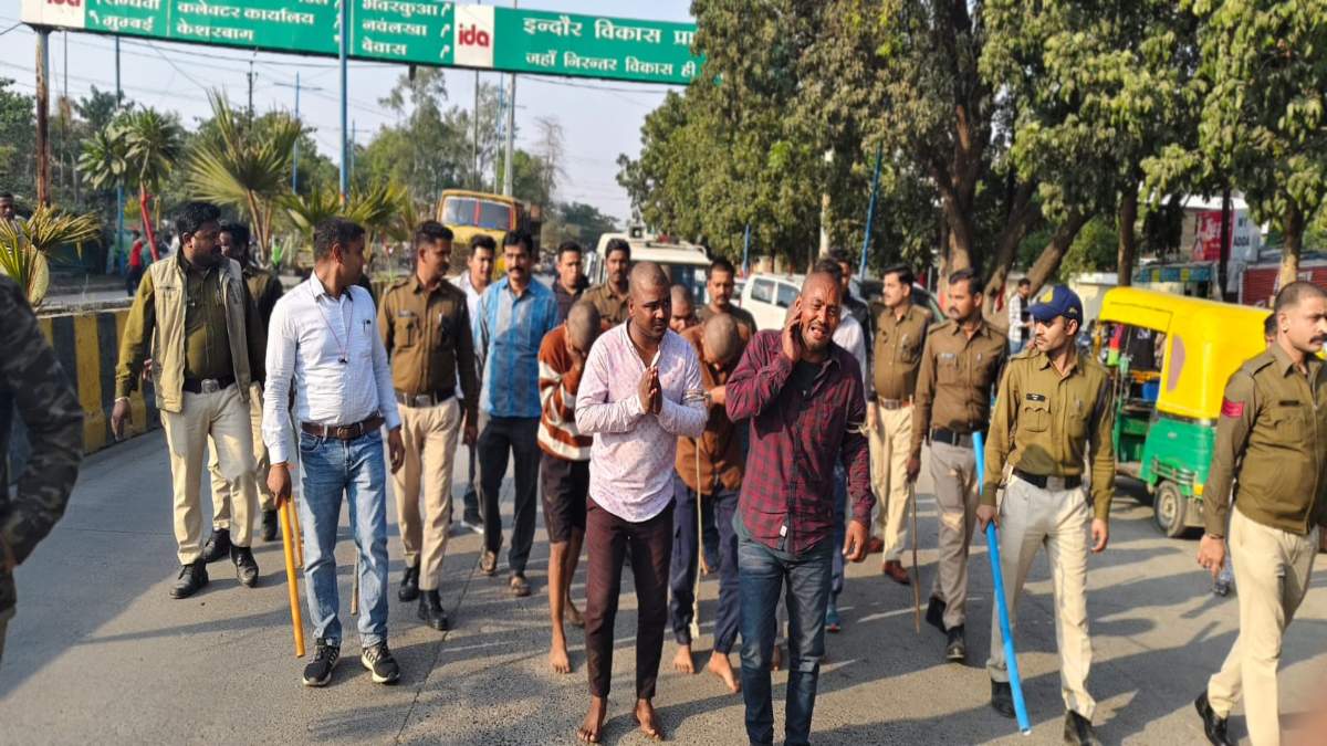 पुलिसकर्मियों को ‘पीट दिखाई’ दादागिरी, फिर खौफ में मुंडवा लिए अपने ही सिर, बदमाशों का ढोल-नगाड़ों के साथ निकला जुलूस