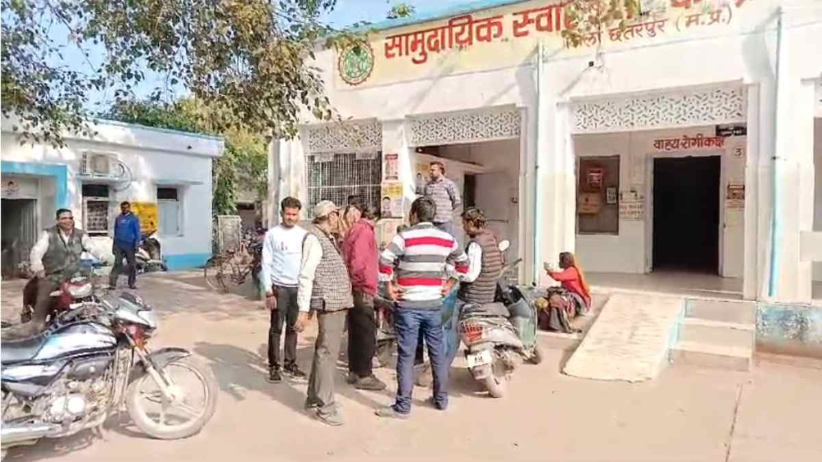 मधुमक्खियों के हमले में बुजुर्ग की मौत, मंदिर में हवन के दौरान हुआ हादसा, एक घायल