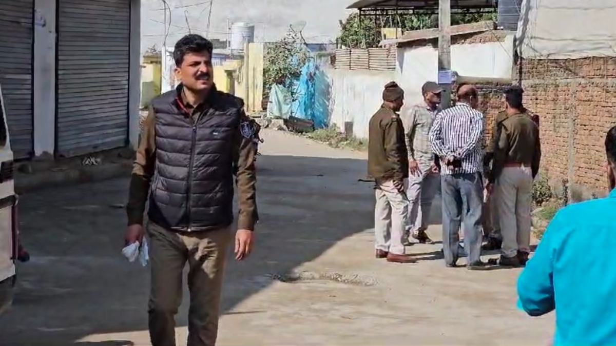 संदिग्ध परिस्थितियों में महिला की मौतः घर में मिला शव, हत्या या आत्महत्या, जांच में जुटी पुलिस