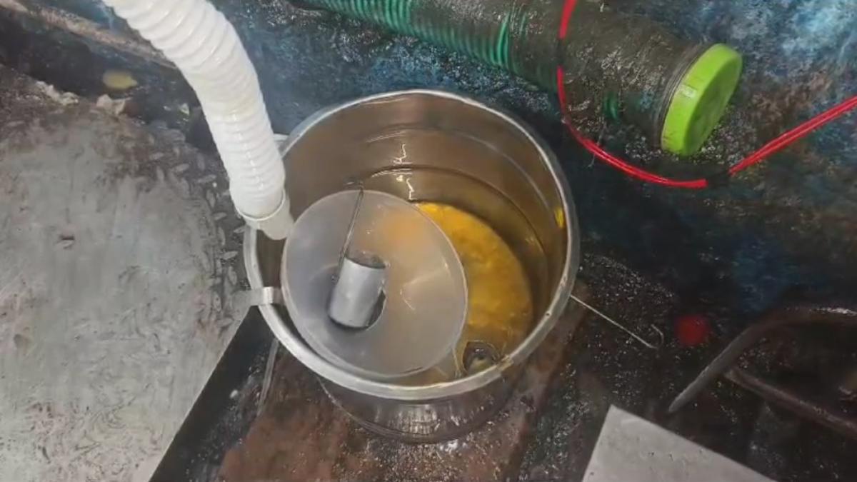 तेल का खेल: कुएं से दुकान तक कर रखी ‘मोटर’ फिट, लोगों की जान से खिलवाड़