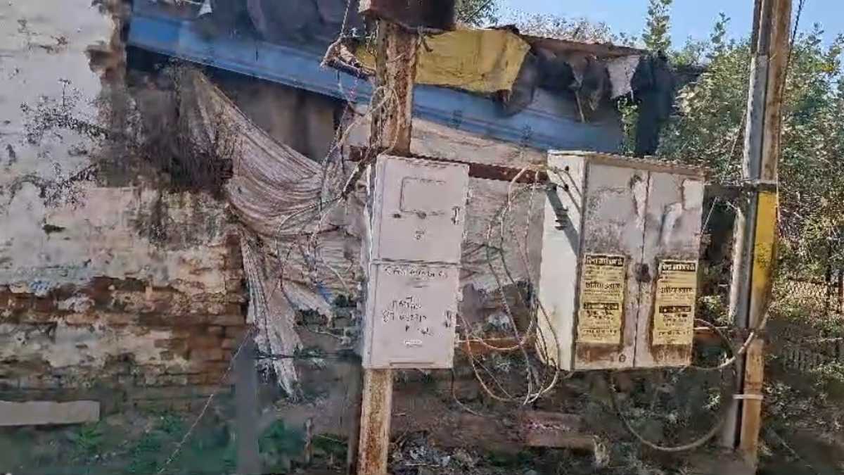 ये क्या! पाइपलाइन बिछाने की आड़ में चल रहा था बिजली चोरी का खेल, नगर पालिका के ठेकेदार पर मामला दर्ज