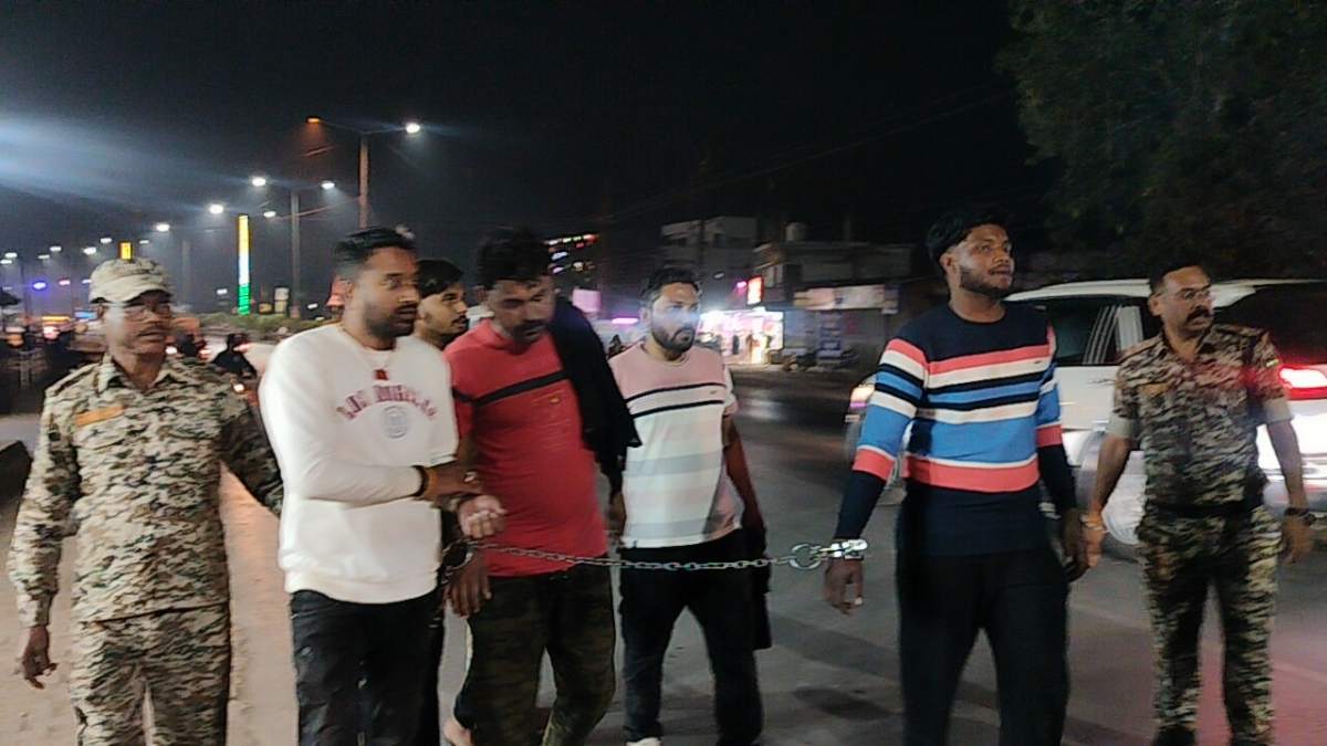 पुलिस ने सोशल मीडिया पर खौफ फैलाने वालों की निकाली हेकड़ी, भेजा सलाखों के पीछे  