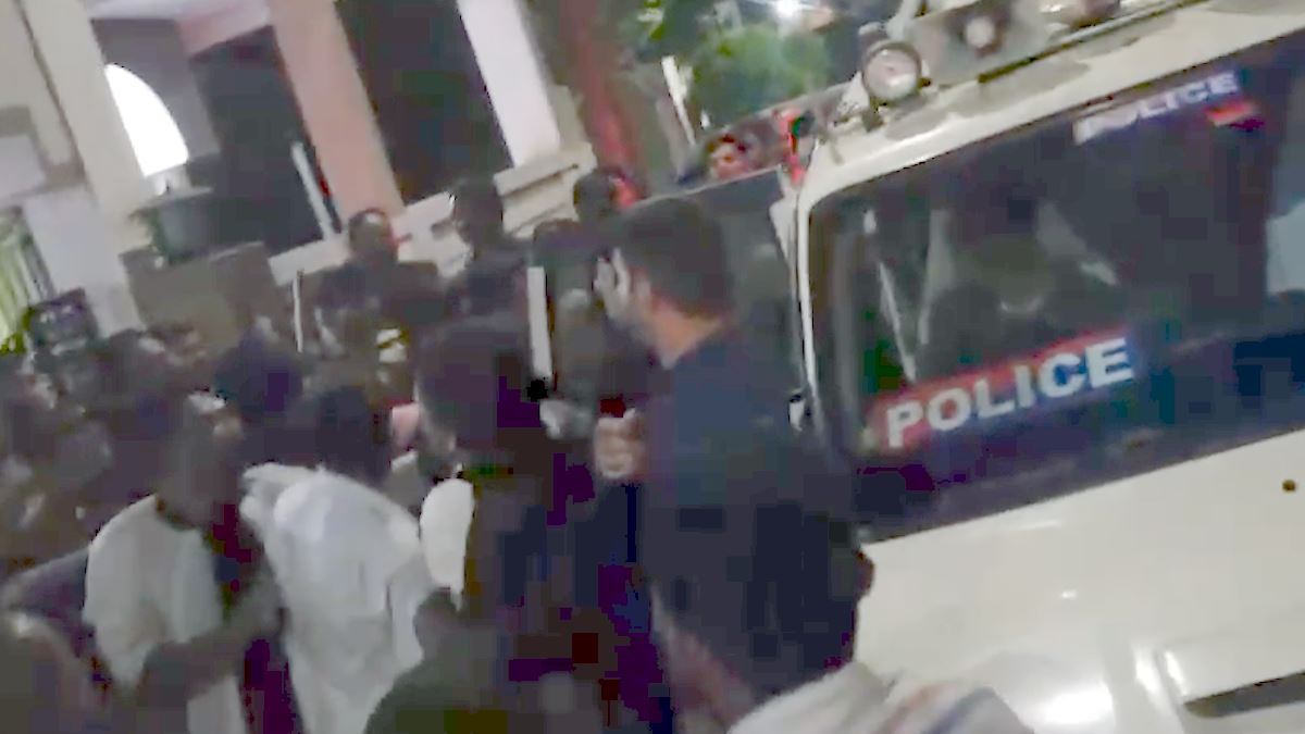 Raipur Crime : अवंती विहार में पार्किंग विवाद पर युवक का फोड़ा सिर, फिर जख्म में भर दिए लाल मिर्च…