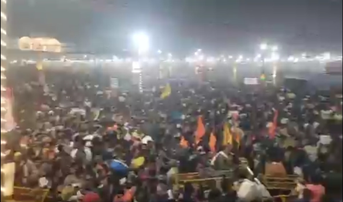 BREAKING NEWS: महाकुंभ में मची भगदड़, कुछ लोगों के मौत की खबर, राहत-बचाव कार्य जारी