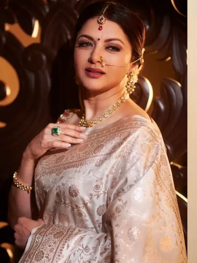 Elegant look पाने के लिए, बनारसी साड़ी के साथ पहनें ये 5 Accessories