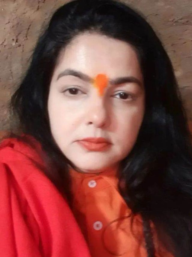 ममता कुलकर्णी की फैमिली में कौन-कौन, कितनी है संपत्ति