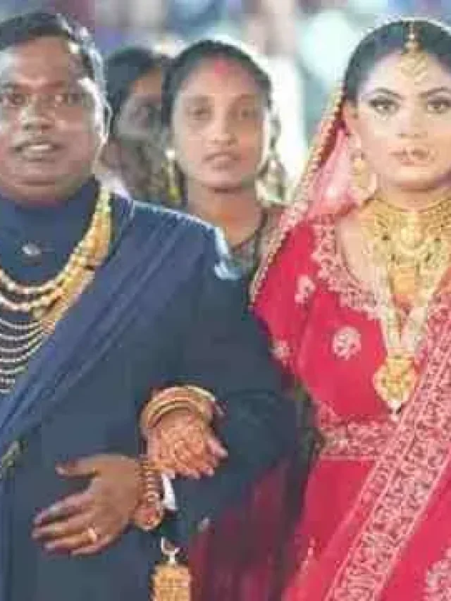 ठेकेदार सुरेश चंद्राकर ने अपनी शादी पर किये थे करोड़ों खर्च, Helicopter से हुई थी विदाई