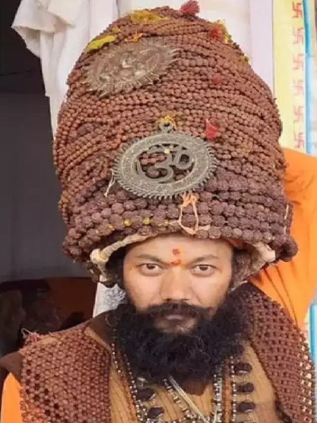 महाकुंभ 2025: सिर पर धारण किए हैं 225000 रुद्राक्ष, जानिए कौन हैं हठयोगी महंत