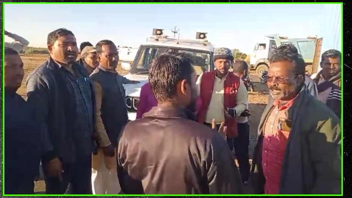 चेकपोस्ट में कर्मचारियों से मारपीट: जनपद अध्यक्ष और सदस्य ने की पिटाई, नगदी रुपये और एक कर्मी को उठा ले गए, घटना CCTV में कैद