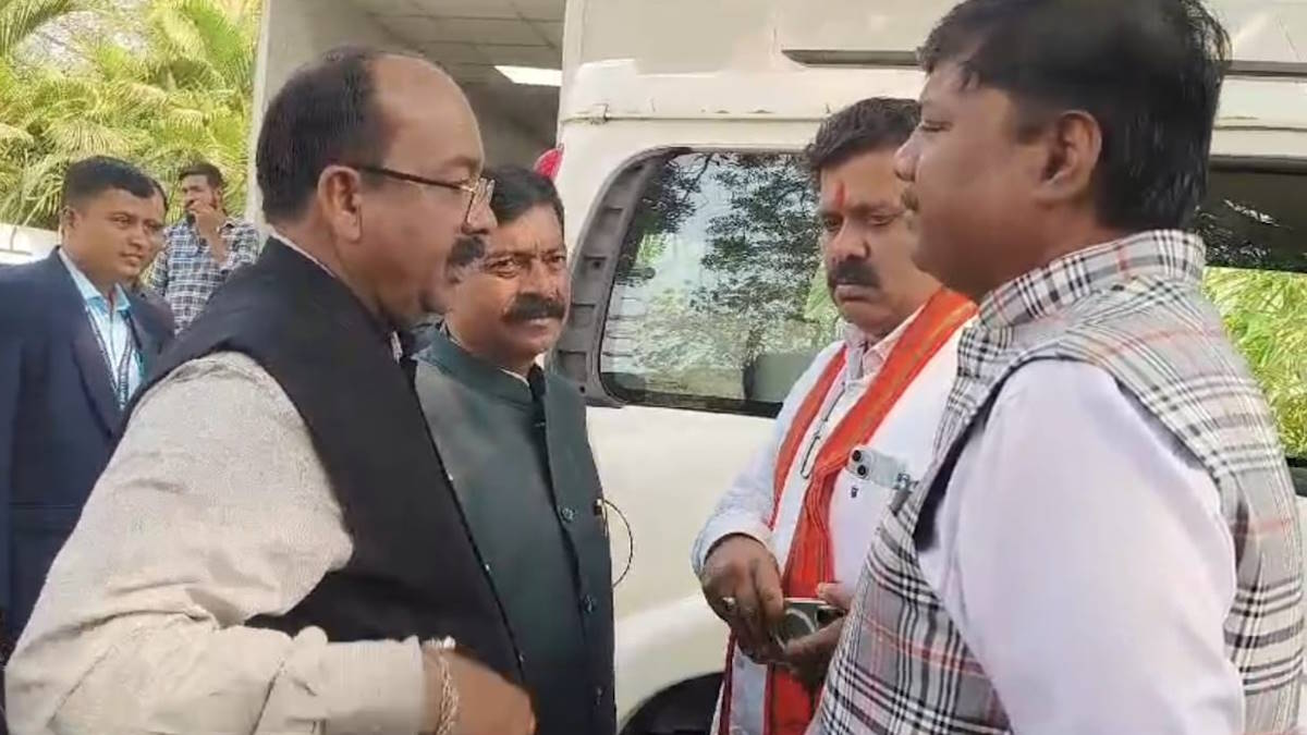 निकाय चुनाव 2025 : डिप्टी सीएम के निवास में चार मंत्रियों के बीच हुई मंत्रणा, चुनाव के लिए बनी रणनीति