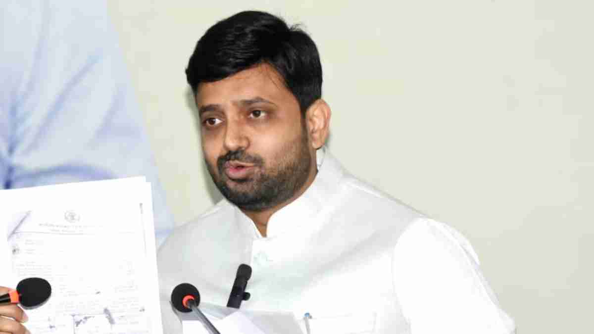 कांग्रेस MLA हेमंत कटारे ने पूर्व मंत्री भूपेंद्र सिंह पर लगाए भ्रष्टाचार के आरोप, जेल भेजवाने की दी चेतावनी, मंच से दी खुली चुनौती