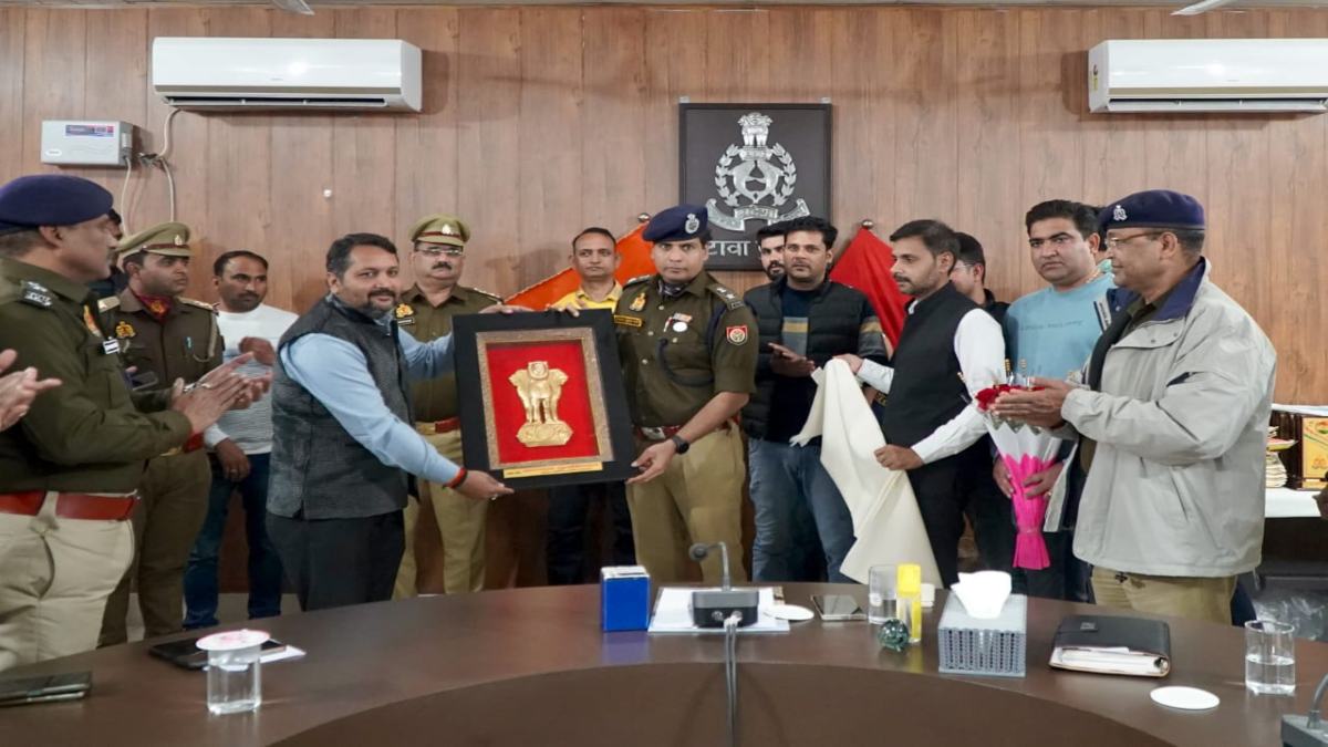 कोलकाता के लिए रवाना किया था 21 करोड़ का माल, मिलान करने पर गायब था कुछ सामान, आरोपी धराए तो पकड़ाया 1 करोड़ 60 लाख का मोबाइल